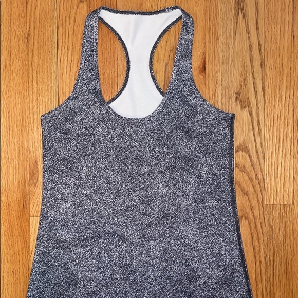 Lululemon woman’s tank top - Picture 5 of 7
